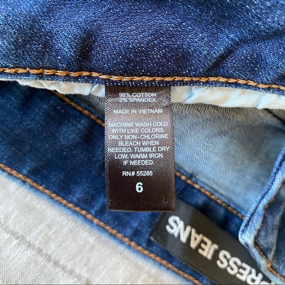 Express denim shorts - size 6 - Picture 2 of 3